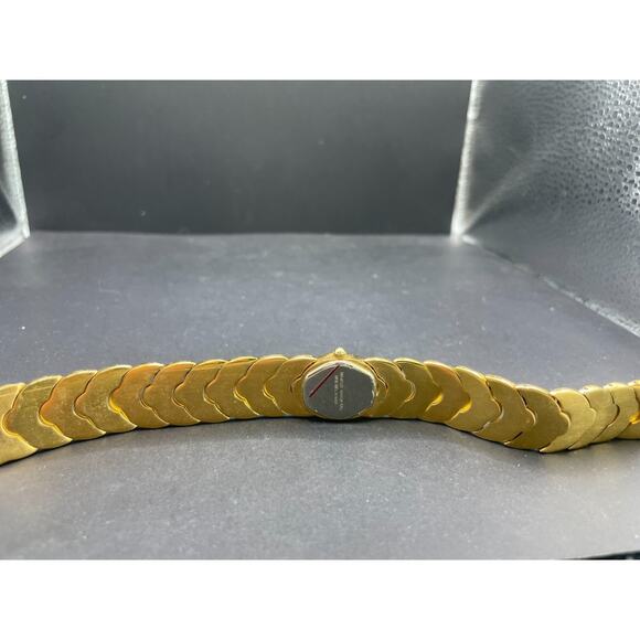Vintage Majestron Model No. 91682 Gold Tone Oval Bracelet Quartz Watch main image 8